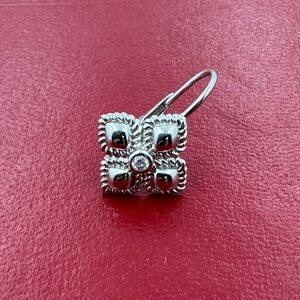 14K WHITE GOLD GLOVER EARRINGS